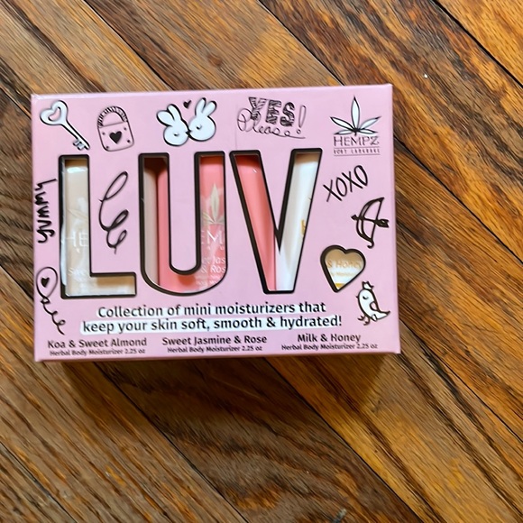 Hempz Skincare Hempz Body Language Mini Moisturizers 3 Pack Poshmark